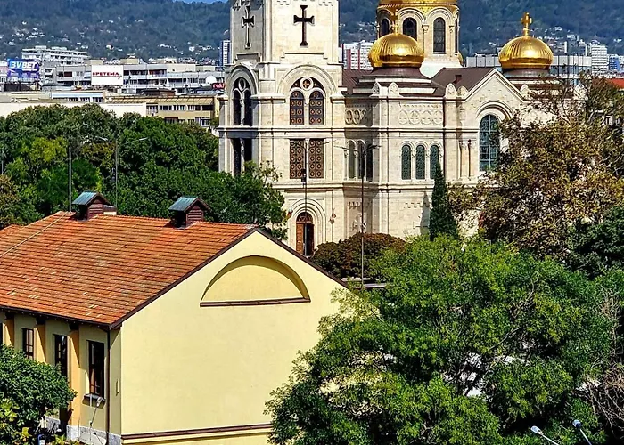 Attic - атик студио Апартаменти